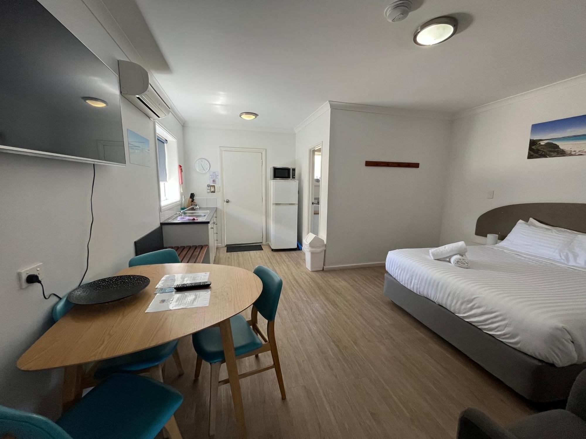 Clearwater Motel Apartments Esperance Buitenkant foto
